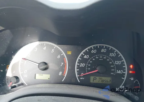 2010 Toyota Corolla Le z USA, uszkodzony, nr VIN 2T1BU4EE3AC302401